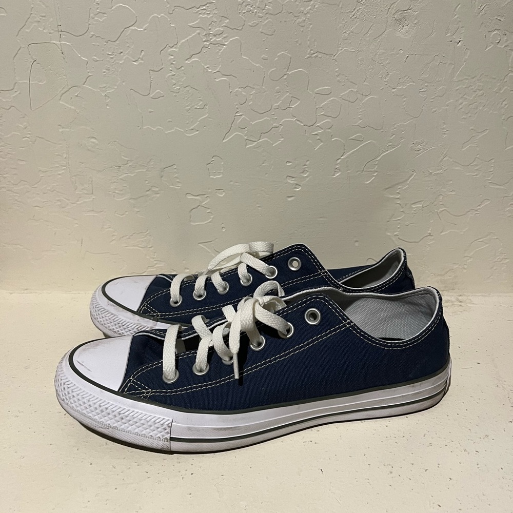 Converse all star size women’s 9
